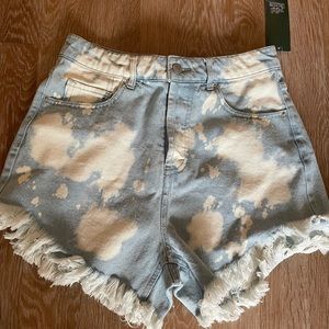 Jean shorts - bleached & distressed - size 26 waist (2)
